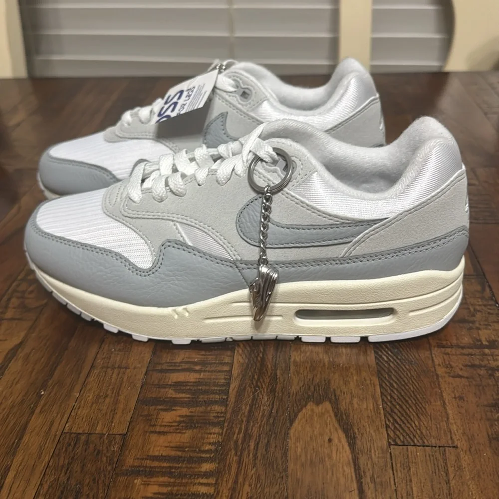 Nike Air Max 1 ’87 Smoke Grey White Sneakers Women’s Classic Retro NWT 7.5